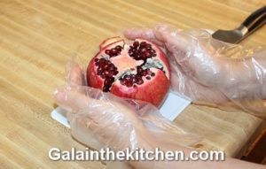 How to open pomegranate Photo 2