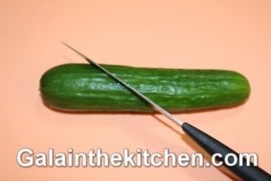 Photo How to Make Heart Garnish from Cucumber Photo