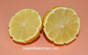 How to make garnish from lemon Photo