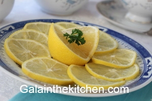 Photo Lemon Garnish Opposite Cut