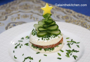 Photo Christmas tree Garnish from cucumber Photo