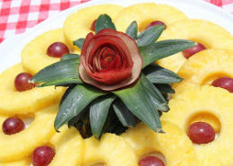 Photo How to serve pineapple fancy way