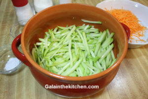 Photo Chayote squash salad recipe julienned vegetables