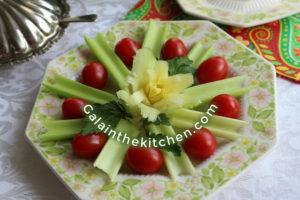 Photo Celery garnish idea cute flower on plate