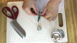 Photo How to Make Icing Tips for Writing Step 5