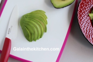 Photo How to fan an avocado 3 step