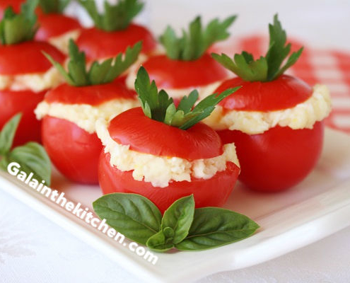 Photo Cheese stuffed tomatoes appetizer