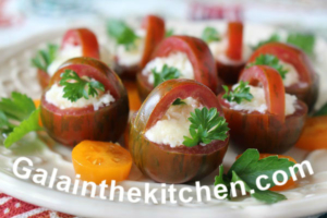 Photo Stuffed Tomatoes in Shape Of Busket