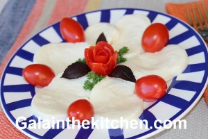 Photo How to make flower from cherry tomato