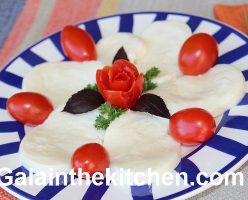 Photo How to make flower from cherry tomato