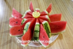 How to cut watermelon for party 3