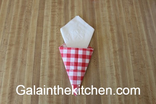 3 Ways How To Fold Plastic Cutlery In A Paper Napkin
