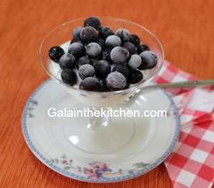 Photo frozen blueberries presentation